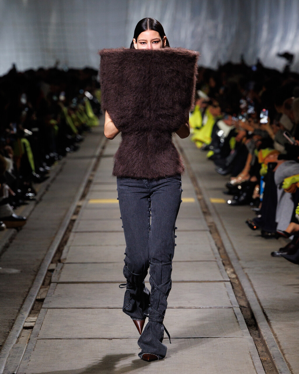 Alexander McQueen AW24 - © Ryan Chappell