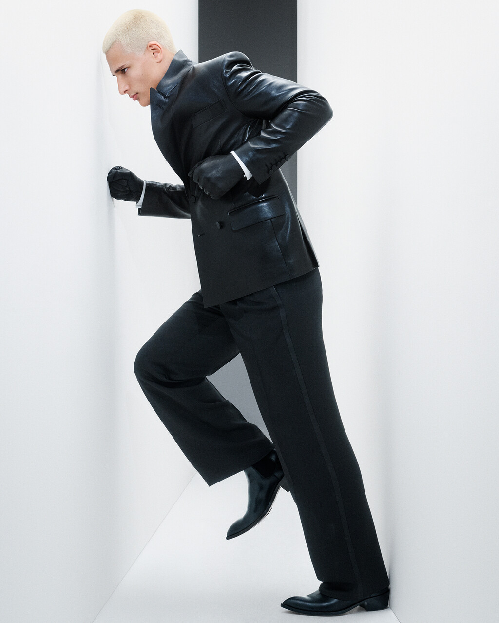 Fantastic Man #42 - © Ryan Chappell