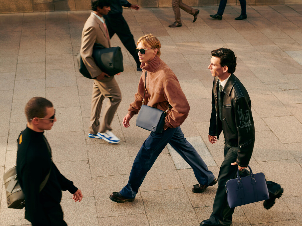 Louis Vuitton Aerogram - © Ryan Chappell