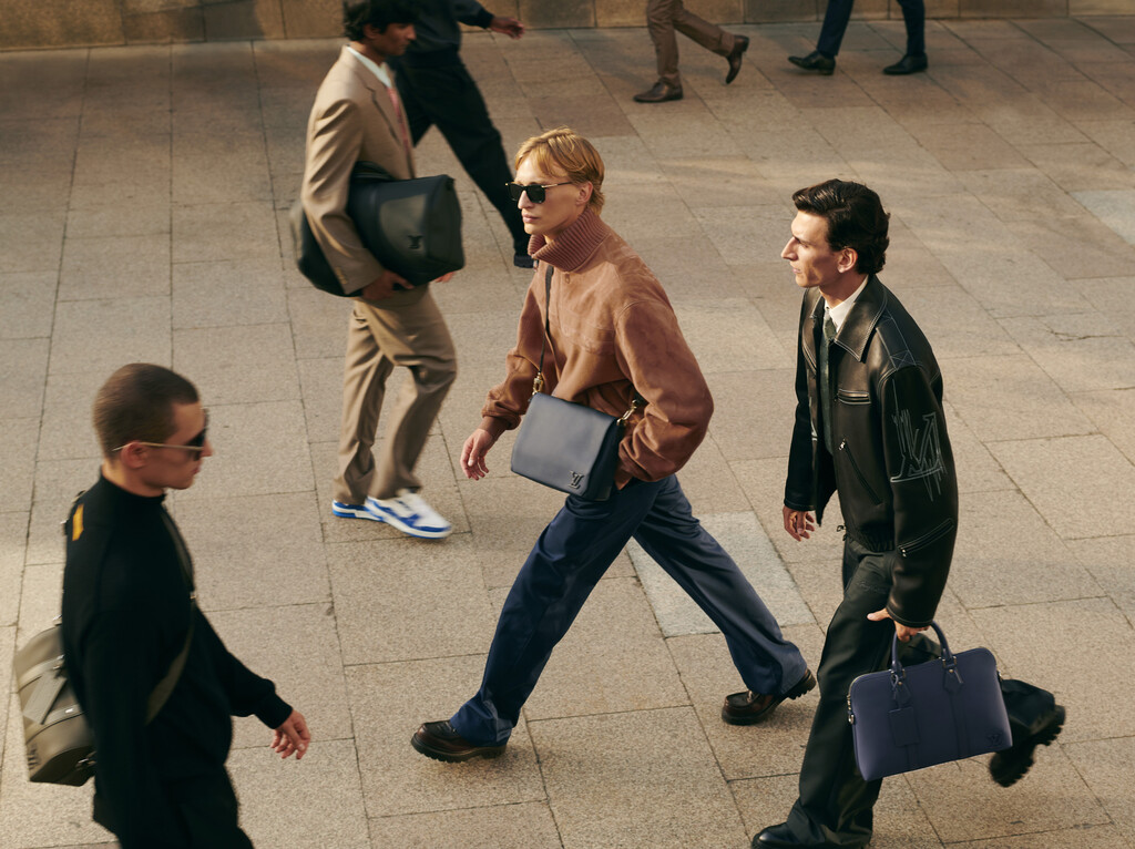 Louis Vuitton Aerogram - © Ryan Chappell